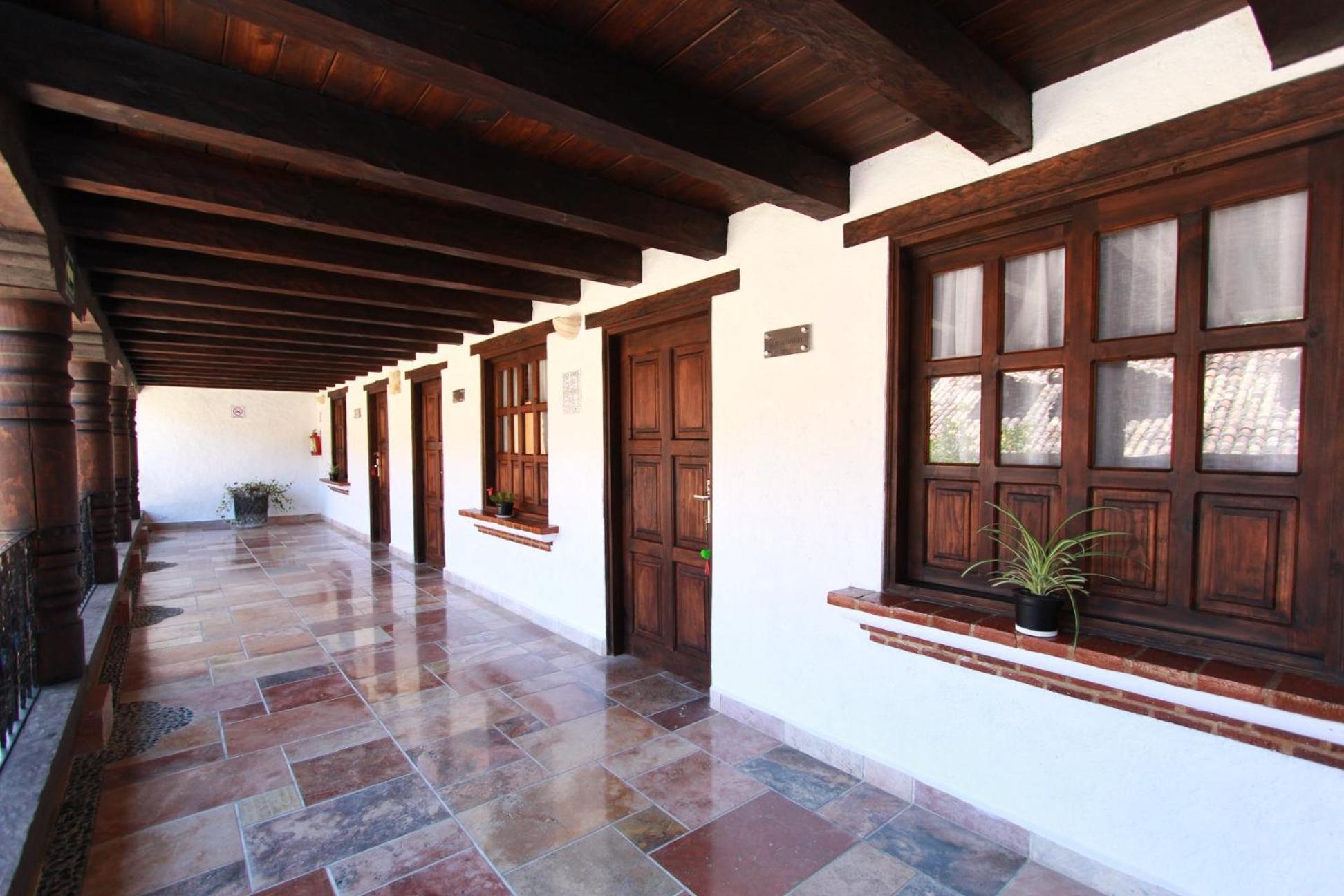 Hotel Plaza San Cristobal Inn Сан-Крістобаль-де-лас-Касас Екстер'єр фото