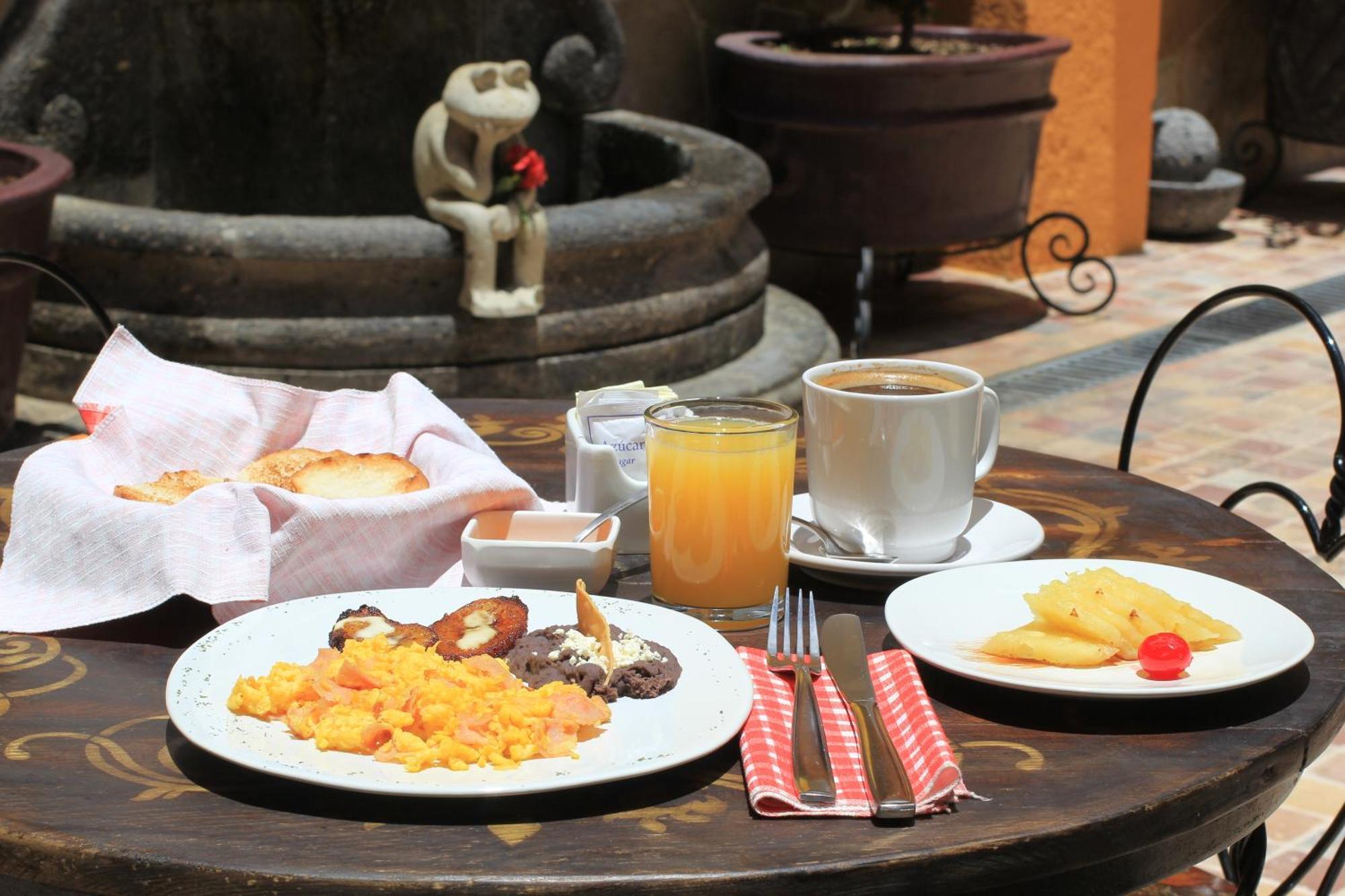 Hotel Plaza San Cristobal Inn Сан-Крістобаль-де-лас-Касас Екстер'єр фото